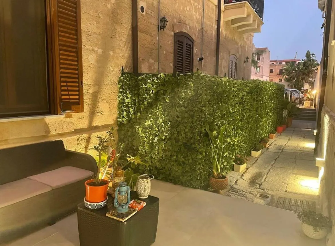 Charming Villa Di Gregorio Palermo 0*,  Italy